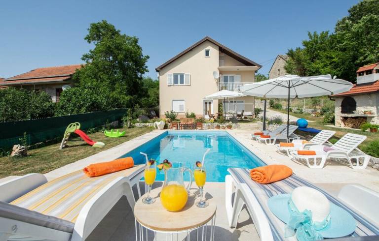 kuća  Sinj