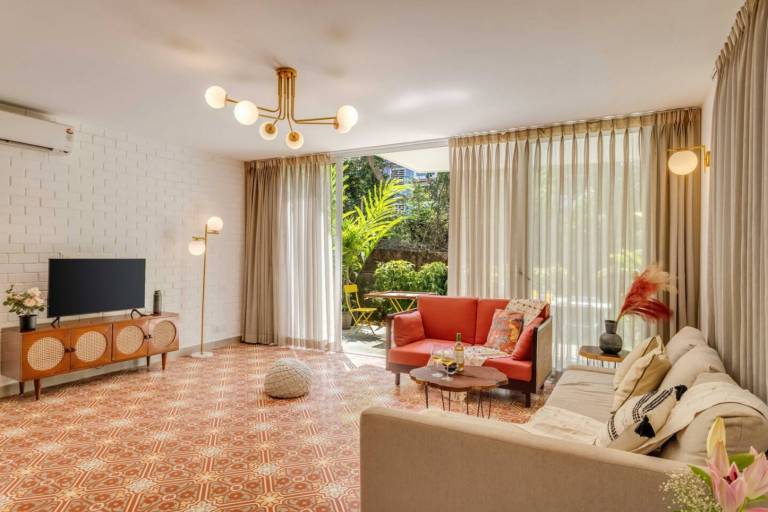 Stylish 2BR w Pool near Candolim and Coco Beach