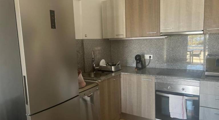 Fully equipped beautiful rental apartment with patio & pool | Next to the beach | Dogs allowed — photo 4