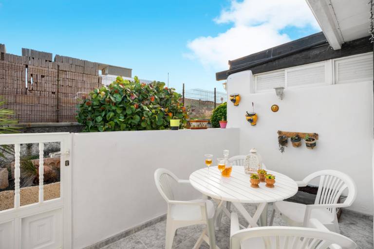 Rental apartment with patio, heated pool & fast internet | Garden view — photo 5