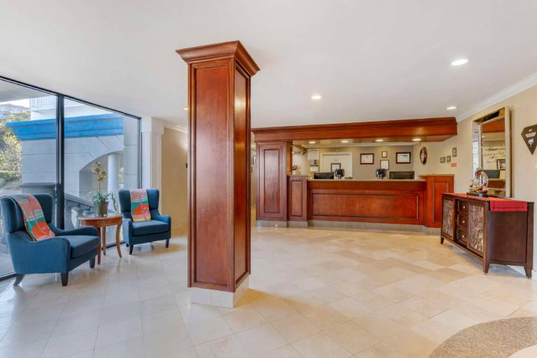 Best Western Plus Marina Shores Hotel — photo 4