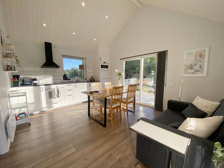Vacation home with garden, terrace & grill — photo 5