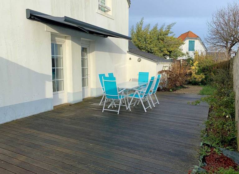 Gite with patio & garden — photo 4
