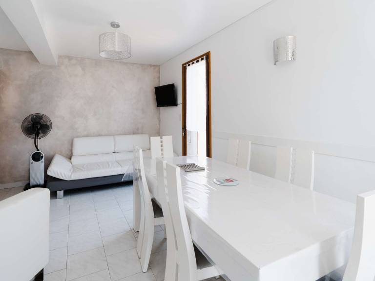 Spacious family villa in Narbonne-Plage for 6 people, private parking, pets allowed — photo 5