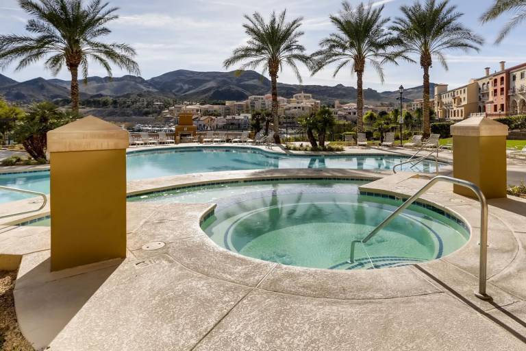 Condo  Lake Las Vegas