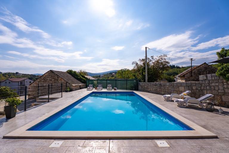 390 m&sup2; Villa