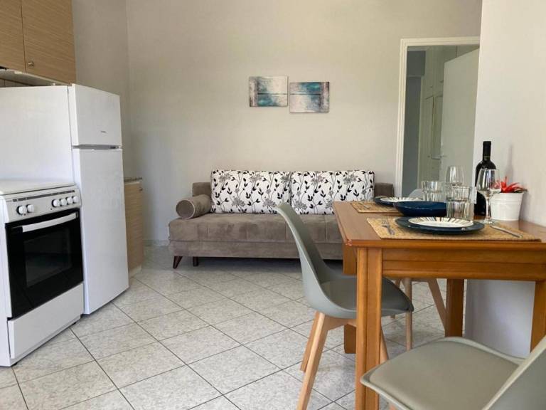 Holiday apartment with yard & terrace — photo 4