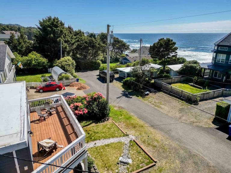 Coastal Livin — photo 2