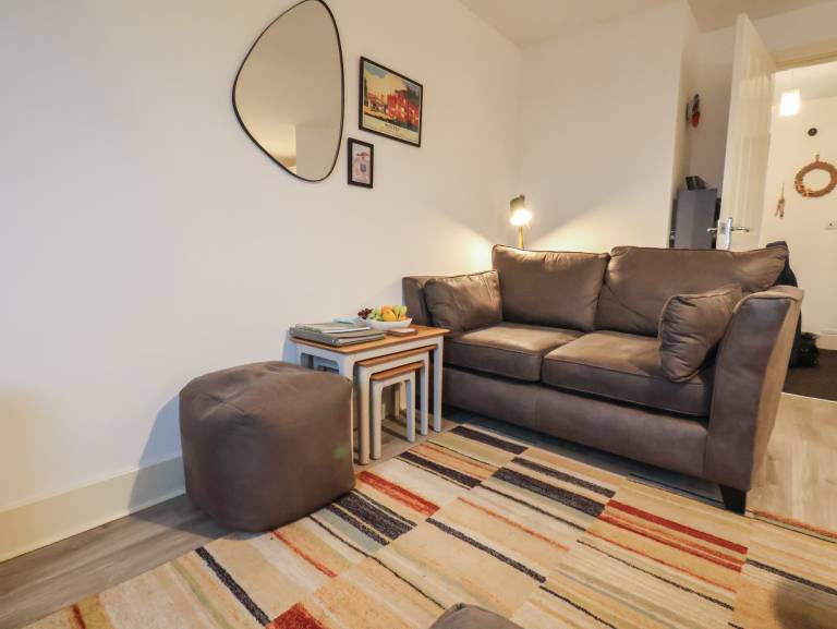 Family-friendly charming cottage with patio & yard | Beach view | Pets are welcome — photo 4