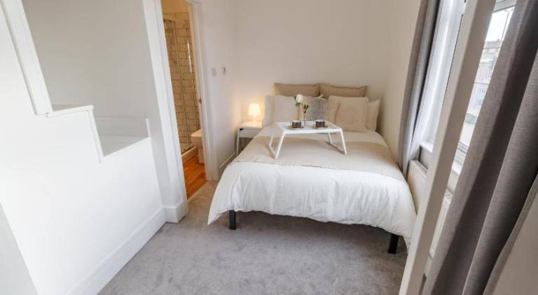 Bed & Breakfast  Liverpool