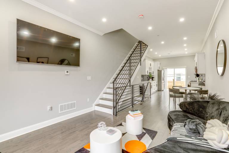 3 Mi to Center City Modern Gem w Rooftop Patio