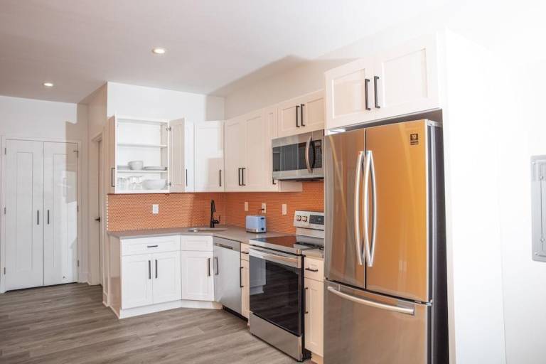 Peachtree Suites - Jersey City — photo 4