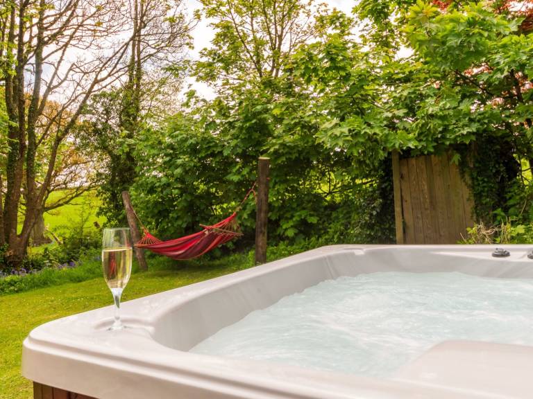 House with patio, yard & hot tub | Nature view — photo 2