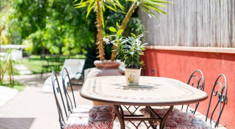 Wonderful rental apartment with garden, barbeque & patio | Close to the beach | Pets allowed in Diano Marina