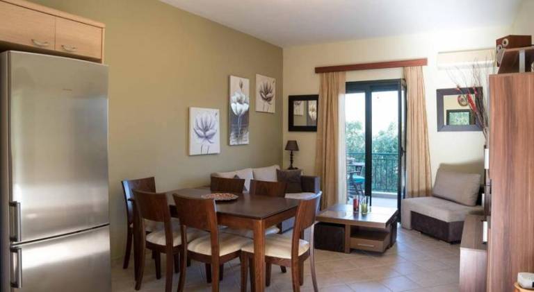 Rental apartment with barbeque, patio & yard in Kefalonia