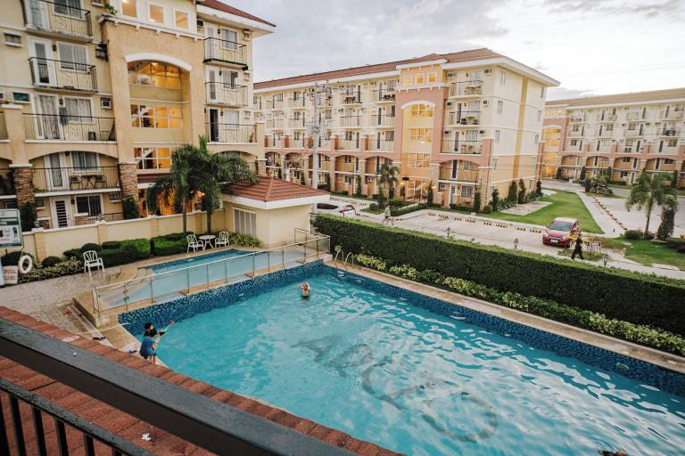 Apartment  Buhangin