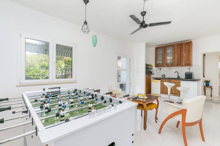 Vacation home with barbeque & patio | Sea view — photo 3