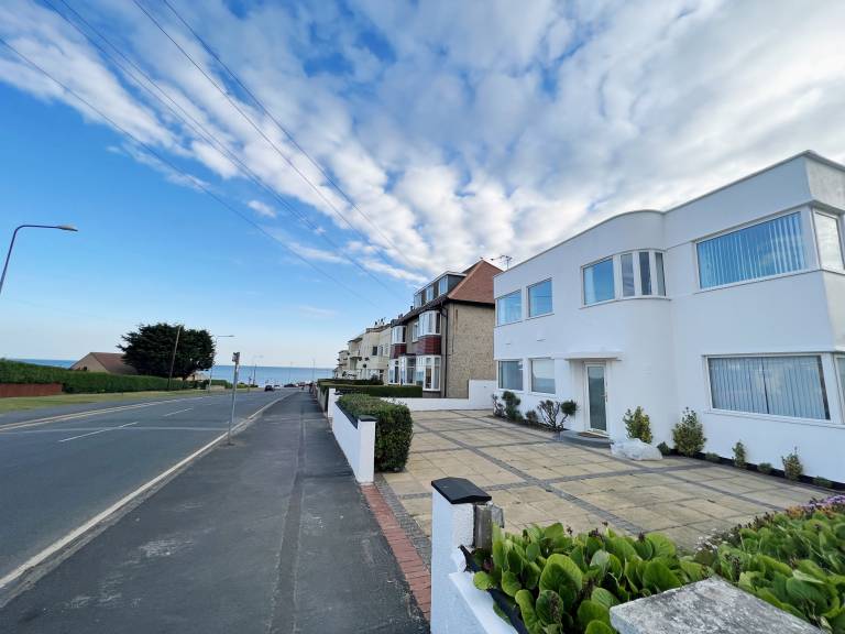 Child-friendly beautiful cottage with garden | Beach view | Close to the beach | Pets are welcome — photo 3