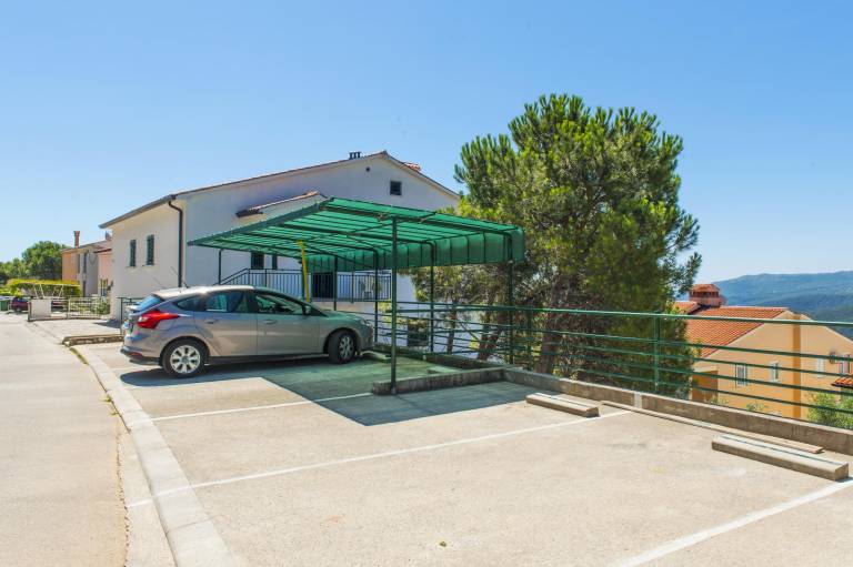 Children-friendly nice rental apartment with barbecue & patio | Pets allowed — photo 5