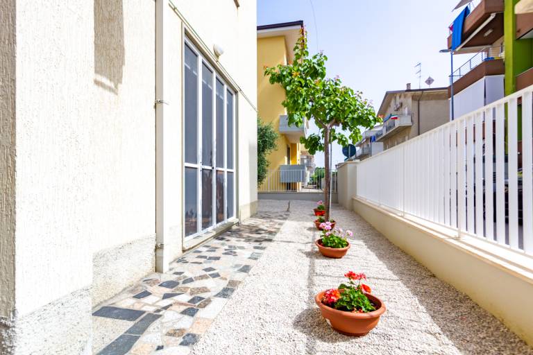 Holiday apartment with 1 room for 5 persons — photo 4