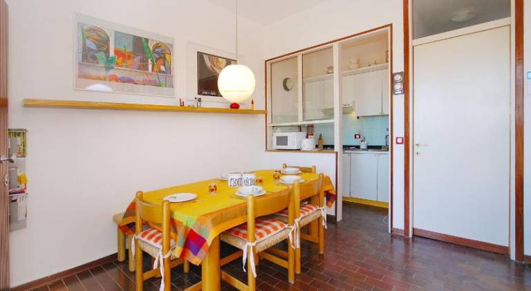 Rental apartment with 3 rooms for 6 persons — photo 4