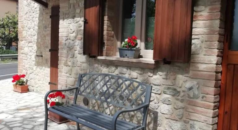 Vacation home with yard & terrace in Terni