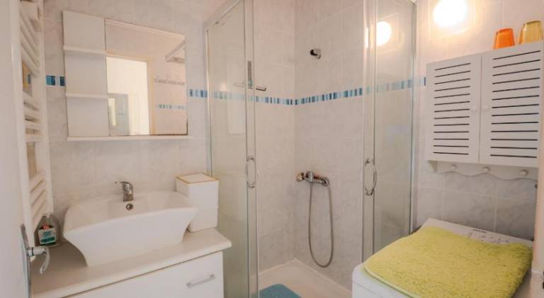 Rental apartment with 1 room for 5 persons — photo 5