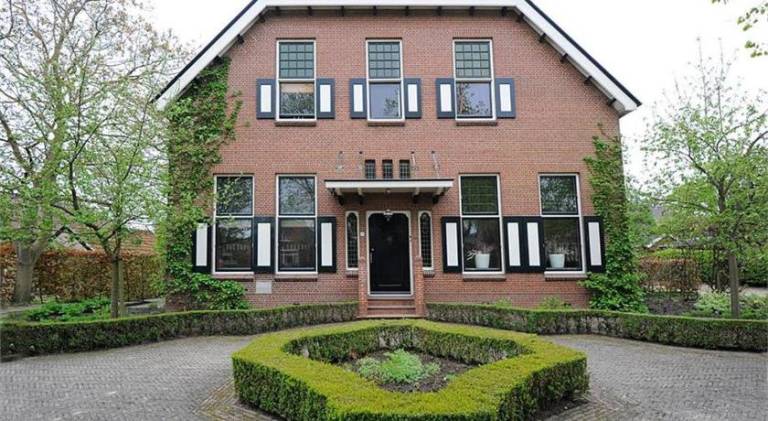 500 m&sup2; Ferienhaus