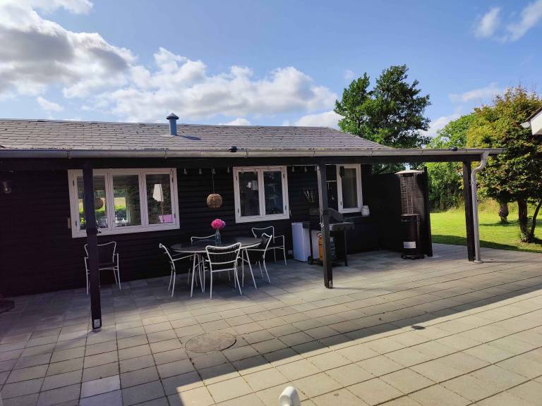 Children-friendly charming vacation home with terrace, garden & BBQ | Next to the beach | Pet-friendly — photo 2