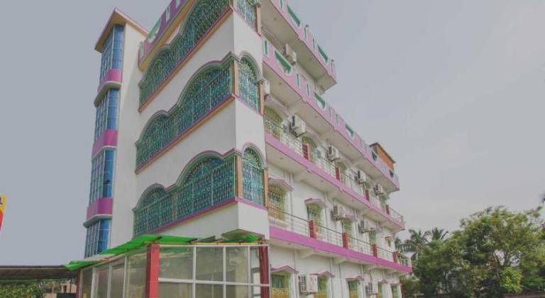 Super Hotel O Taj International