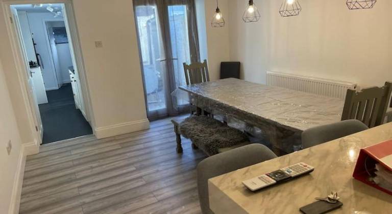 5 bed, 5 bath New refurbishment for 2024. Sleeps 16, 60 yds beach & harbour — photo 3