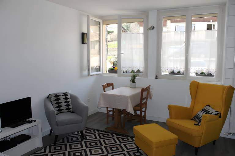 Studio with fast internet | City view | Suitable for remote work — photo 5