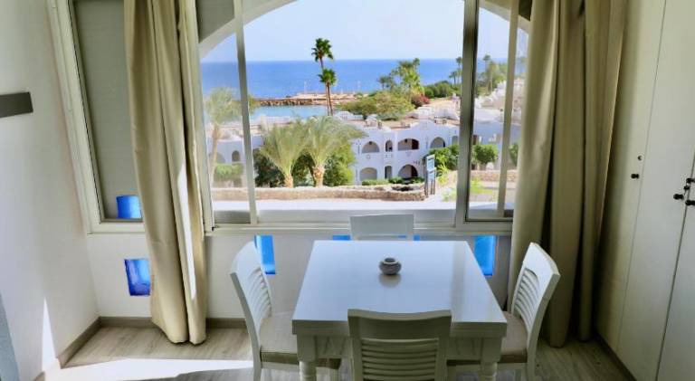 Family-friendly serviced apartment with pool, garden & jacuzzi | Close to the beach | Pet-friendly — photo 5
