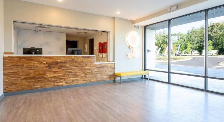 ECHO Suites Extended Stay by Wyndham Dallas Plano/Frisco — photo 5