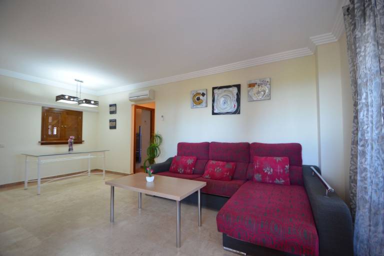 Holiday apartment with terrace, pool & garden — photo 5