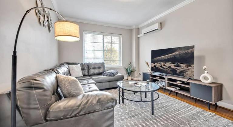 Apartment with pool | Pet-friendly in Durham, NC