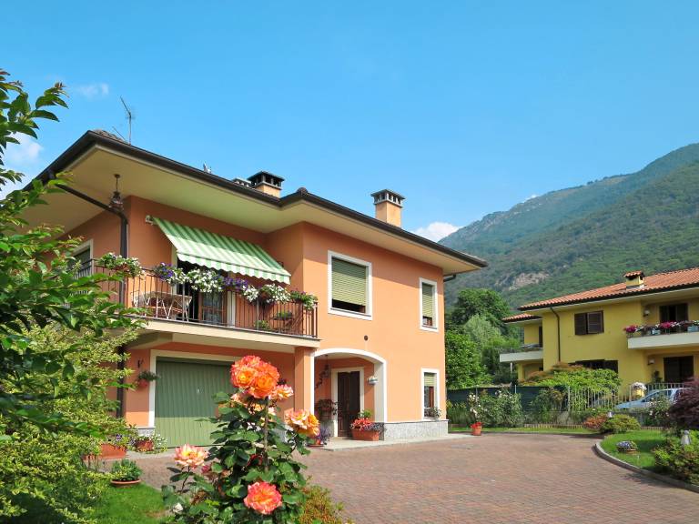 Rental apartment with terrace & garden — photo 2