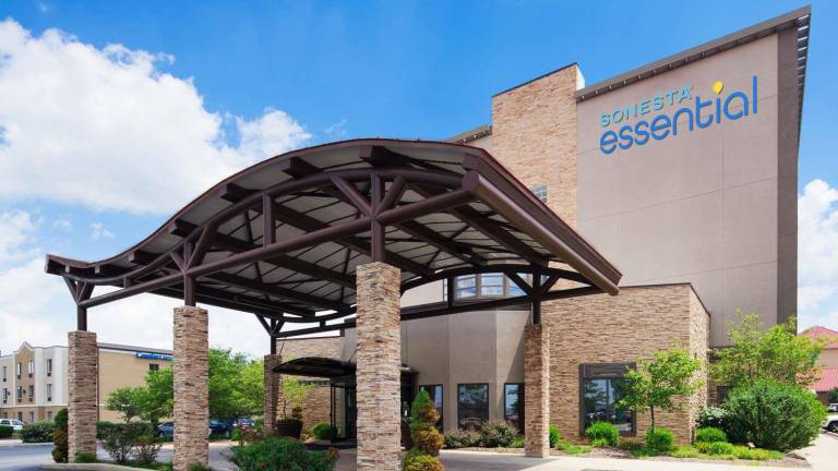 Sonesta Essential Indianapolis Airport in Plainfield, IN
