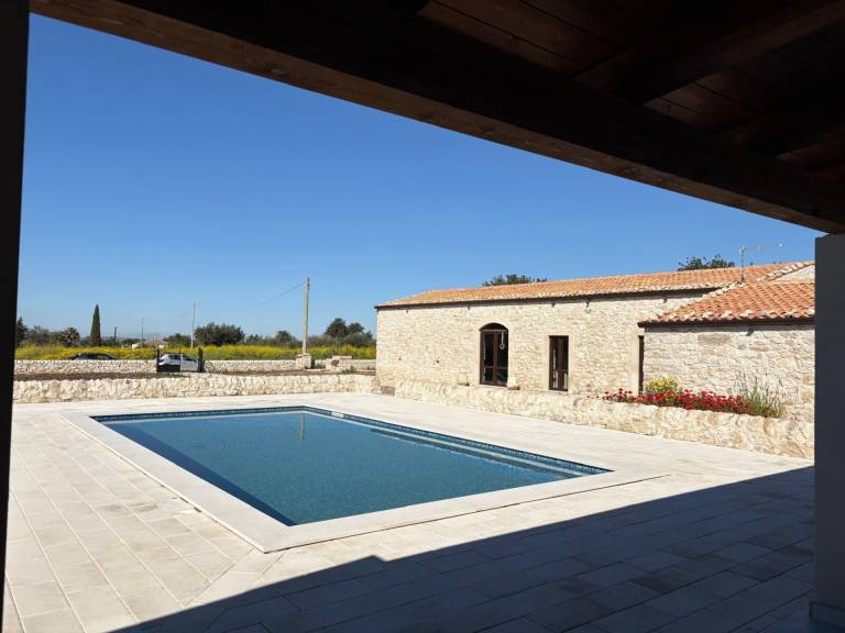 Villa with private pool, barbeque & garden | Panoramic view — photo 5
