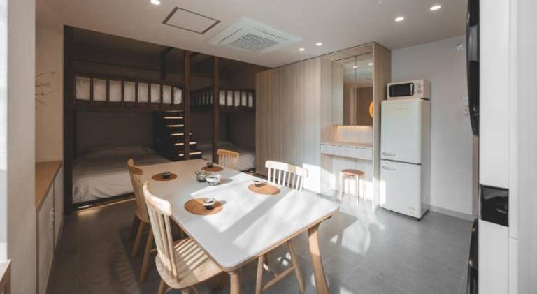 Apartment with jacuzzi — photo 5