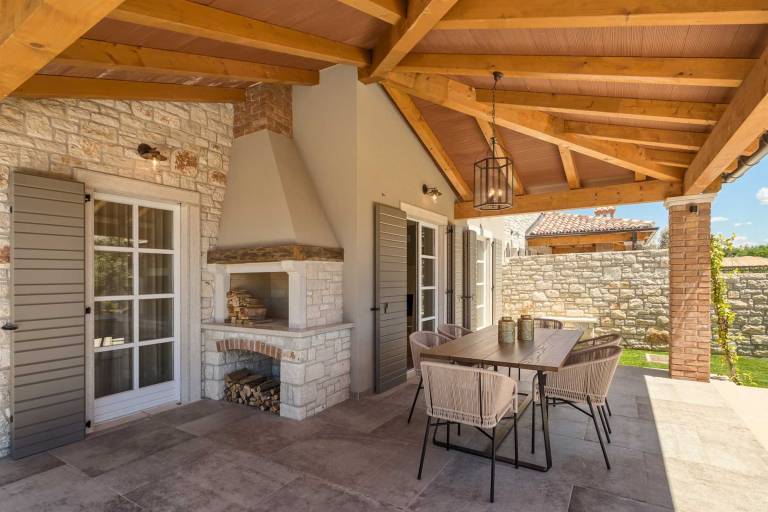 Villa with pool, patio & barbecue | Pool view — photo 5