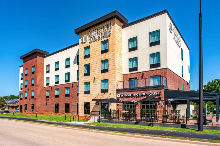 Cobblestone Hotel & Suites Appleton International Airport