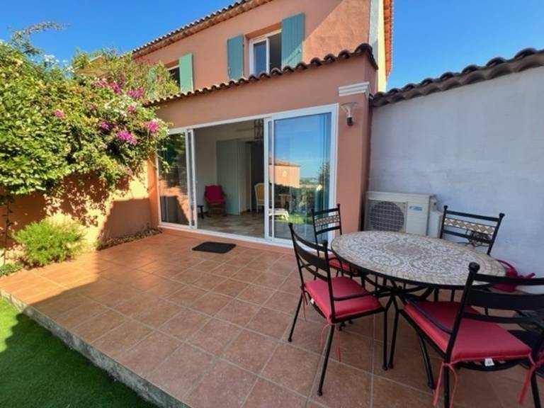 Fully equipped beautiful vacation home with garden & pool | Pet-friendly — photo 3