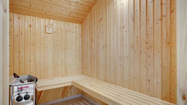 House with private pool, barbecue & patio — photo 4