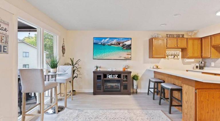 House with pool & jacuzzi | Pets are welcome — photo 2