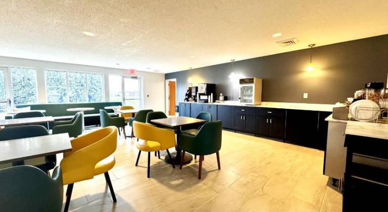 Comfort Inn & Suites Sheboygan I-43 — photo 5