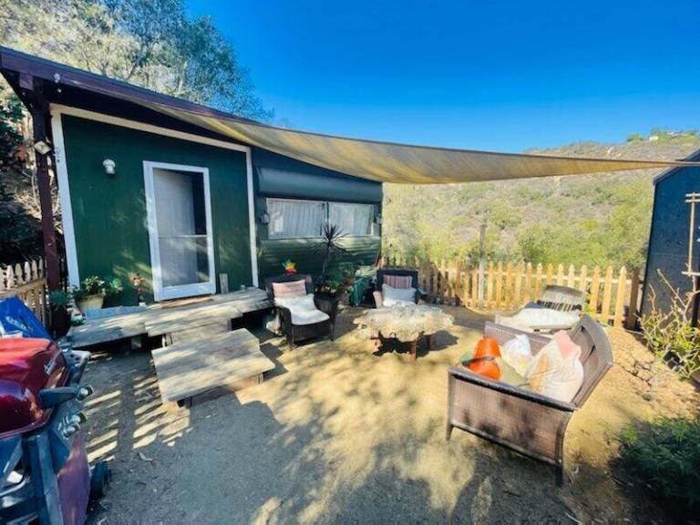 Cottage Woodland Hills