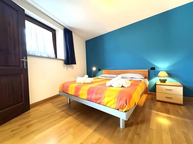 Fully equipped charming apartment with patio, yard & fast internet | Mountain view | Dogs allowed in Jovencan