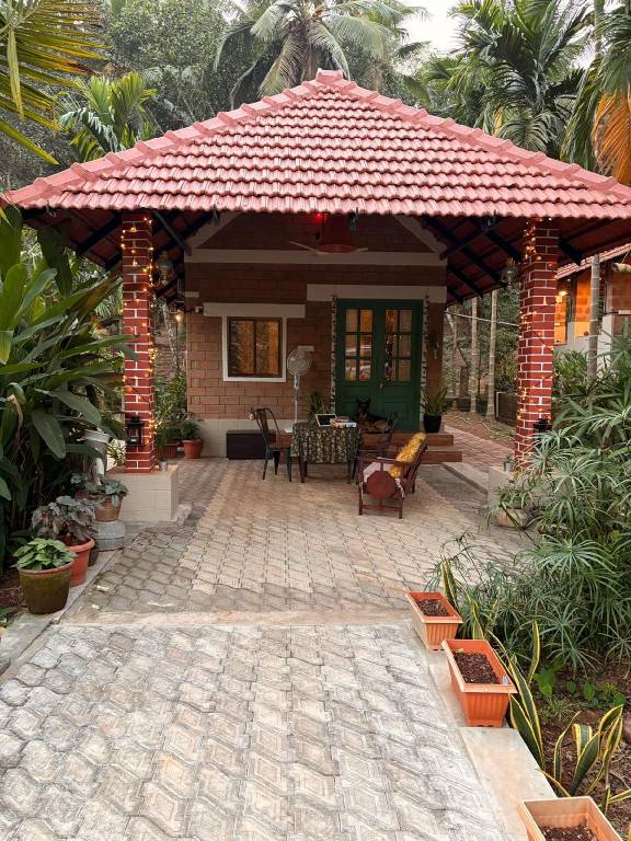 Boutique Farmstay with AC, WiFi & outdoor kitchen! in Mangaluru
