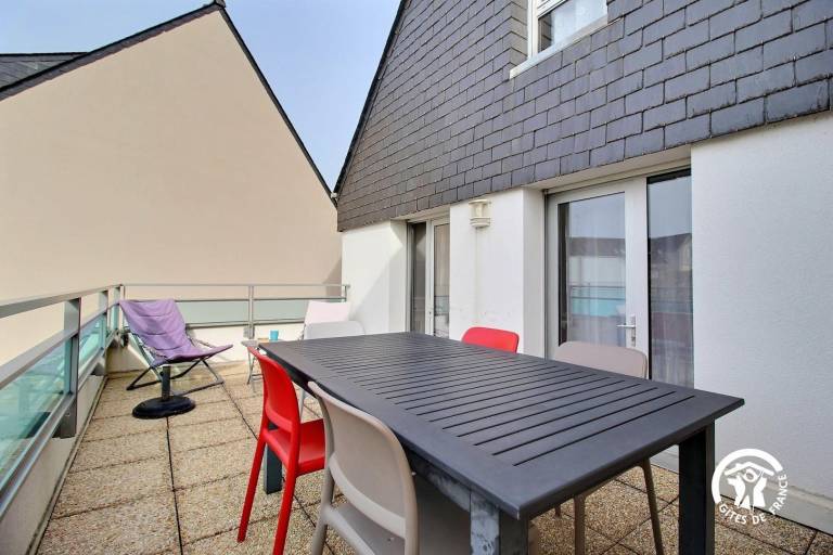 Gite with pool & patio — photo 3
